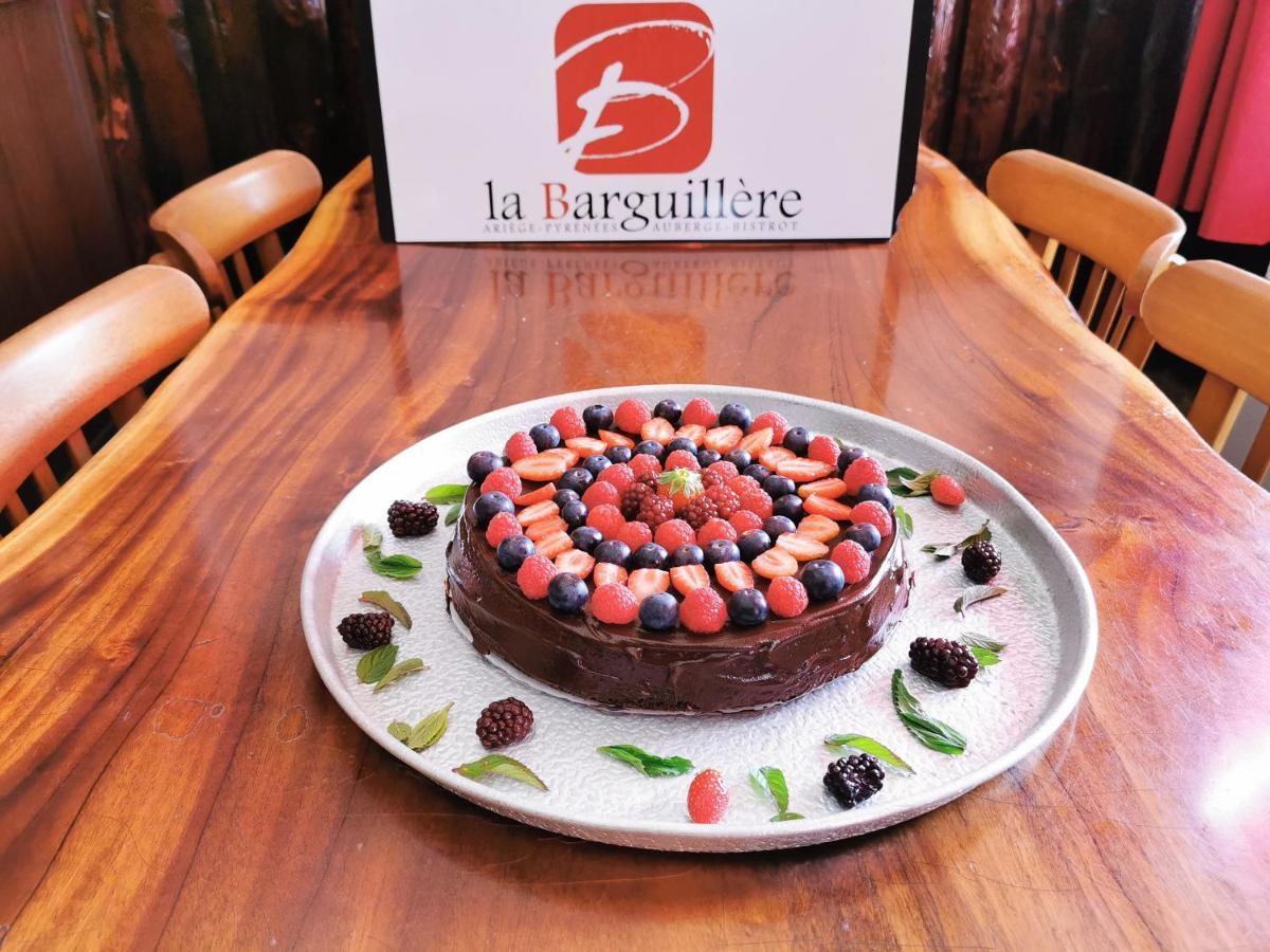 Logis Hotel Restaurant La Barguillere Saint-Pierre-de-Riviere Экстерьер фото