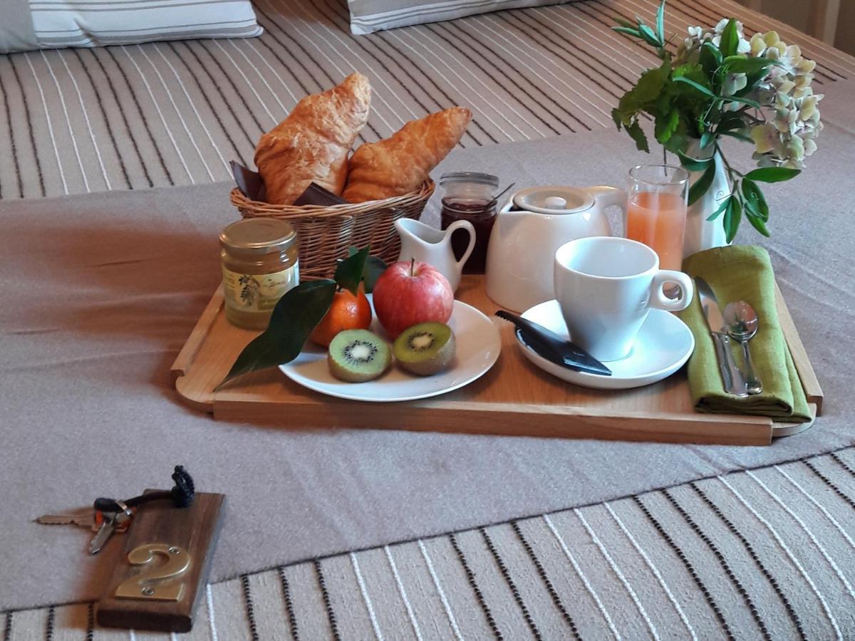 Logis Hotel Restaurant La Barguillere Saint-Pierre-de-Riviere Экстерьер фото