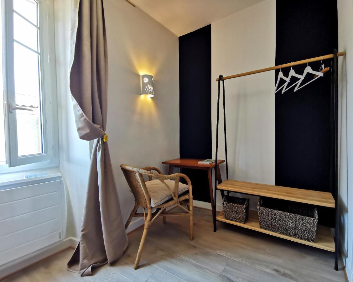 Logis Hotel Restaurant La Barguillere Saint-Pierre-de-Riviere Экстерьер фото