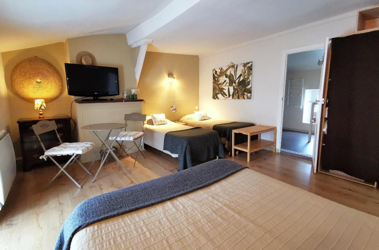 Logis Hotel Restaurant La Barguillere Saint-Pierre-de-Riviere Экстерьер фото